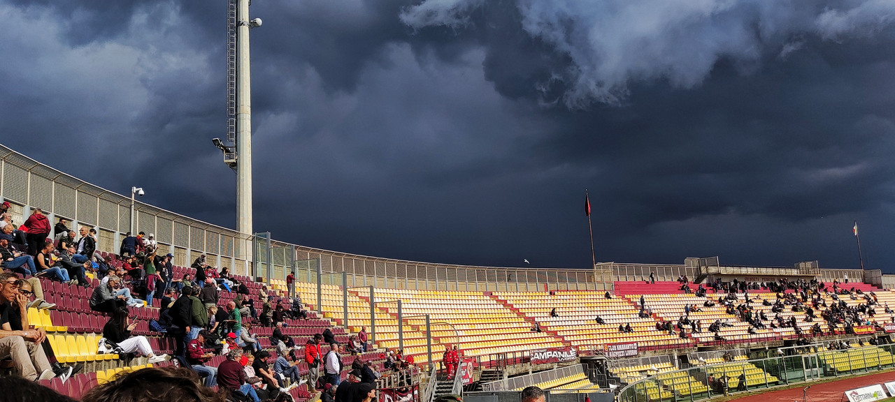 Al momento stai visualizzando Cielo nero